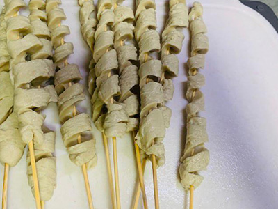 全自動(dòng)面筋成型機(jī)好用嗎？怎么用？